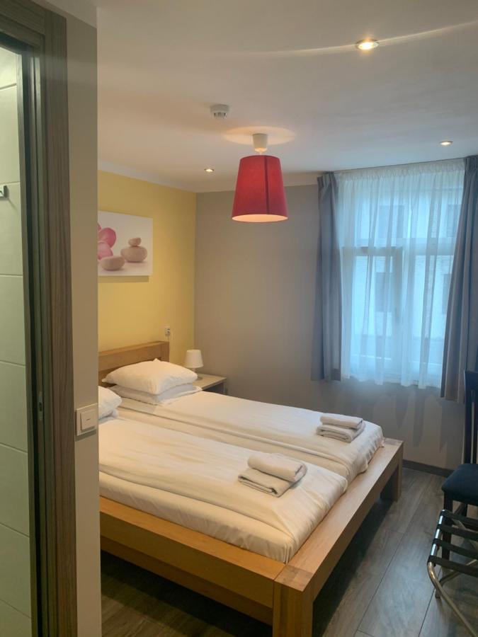 Hotel Restaurant La Piazza Valkenburg aan de Geul Extérieur photo